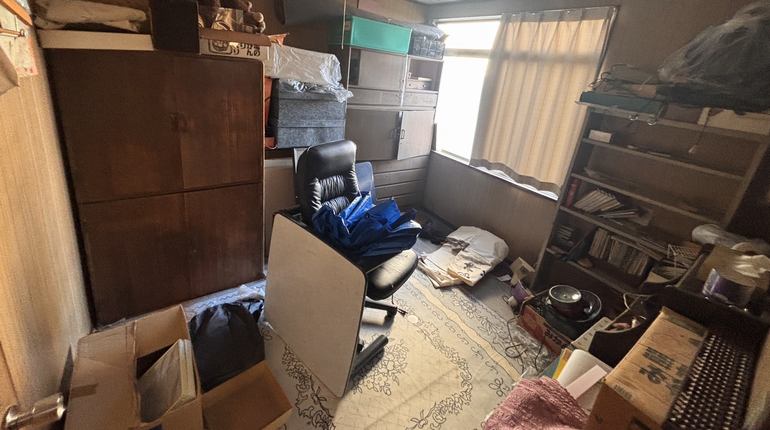 大阪府豊中市 S様 膨大な荷物を残した大きな一軒家、解体前の家財道具・生活用品一式の撤去および室内清掃